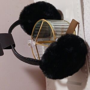 Beautiful! Steve Madden ⚜️ Plush Foldable Earmuffs Detail Headband Design ⚜️